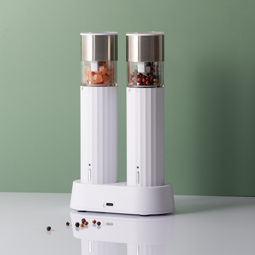 Custom Electric Salt and Pepper Grinder Set with Wireless Charging Base