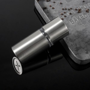 Customized Manual Nutmeg Grinder Spice Mill