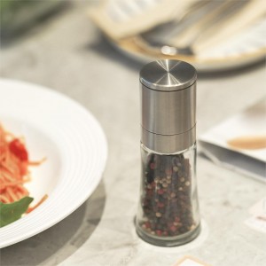 Durable Pepper Mill with Portable Size